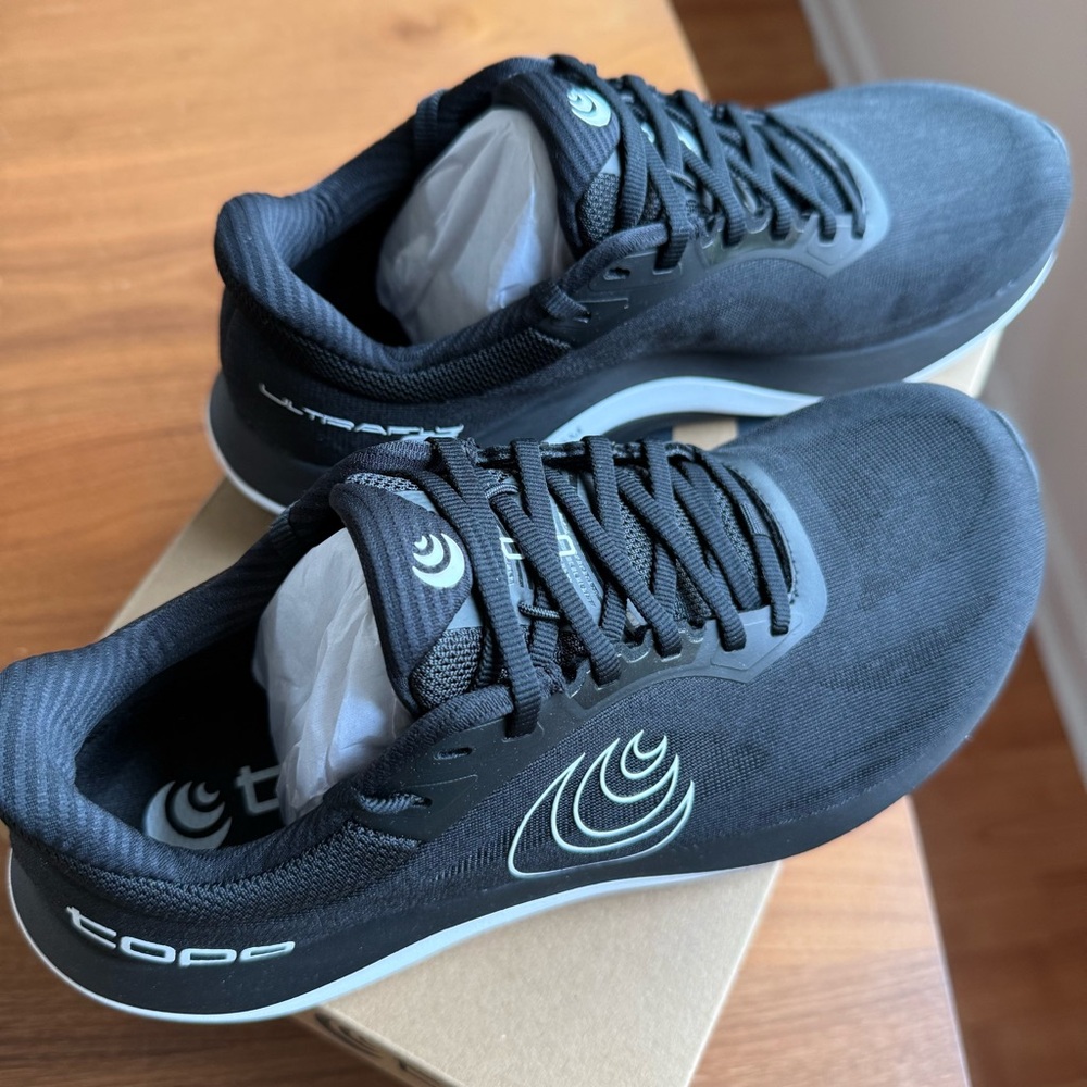 Topo Athletic Ultrafly 6 Running shoes women’s 7.5 NEW - Picture 2 of 6